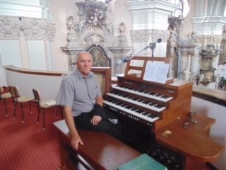 Új orgona zeng a Fehérek templomában